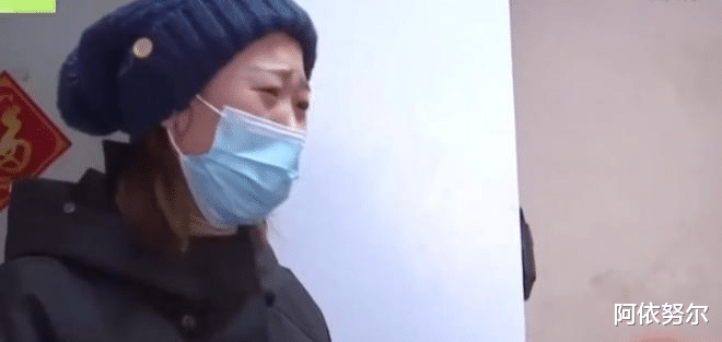 42岁母亲卷走钱财和高大男人同居,怒斥儿子:爽就行,我就不要脸