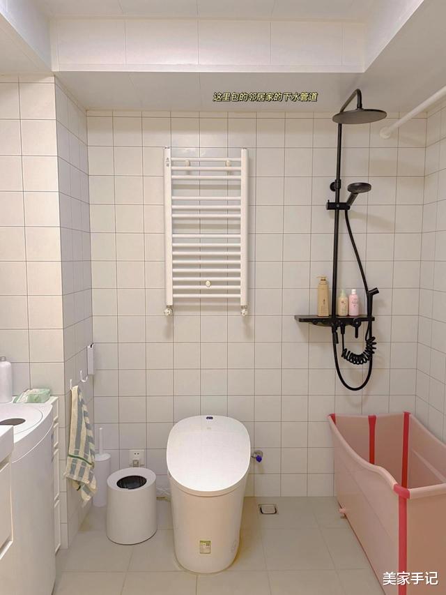 坚持断舍离的二胎妈妈,不买沙发茶几,将96㎡小家装修得“空无一物”,太漂亮了