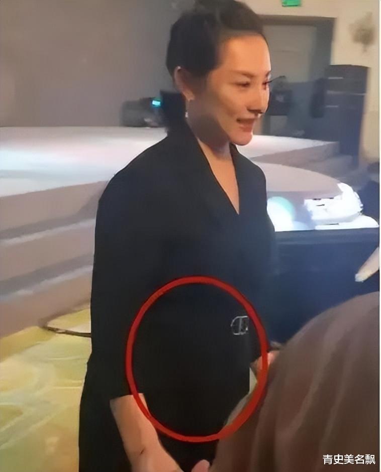 产后恢复|卡戴珊家族最美女人曝产后肚皮松垮难恢复：这才是产后正常的样子