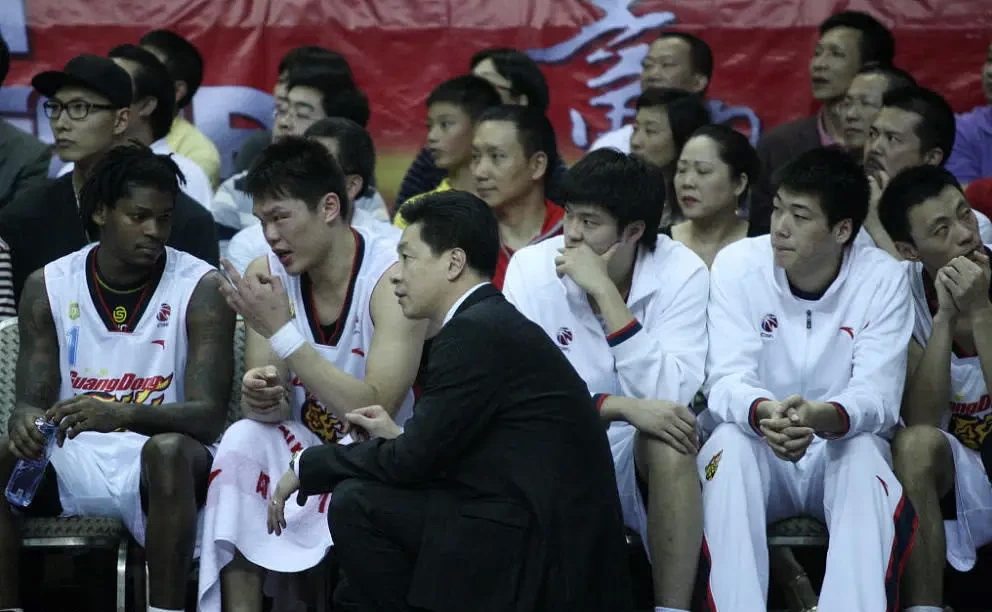 李春江|CBA季后赛4强都和他有紧密关系，他才是中国男篮主帅的最佳人选！