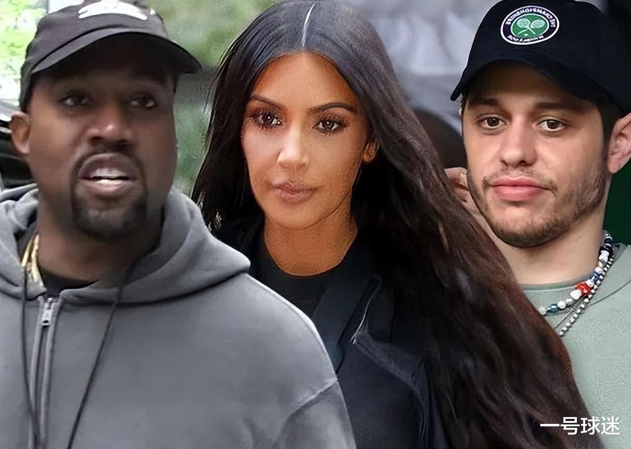 金·卡戴珊|卡戴珊现身球场，穿10号球衣+拖鞋，继续秀身材，5岁儿子爱踢球