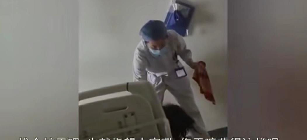 回顾:江苏一女子在病房地面爬行,场面让无数网友落泪:她老公是爱人?