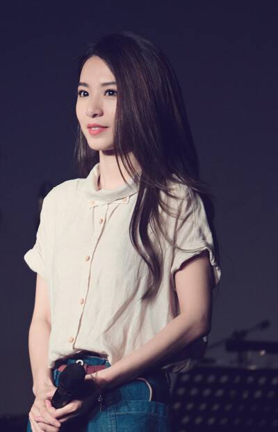 台湾|台湾知名女星发声引争议！曾拒绝内地综艺节目，获得过歌后称号