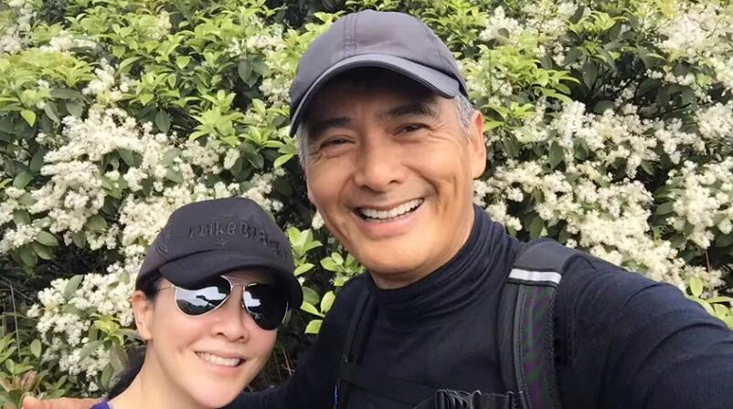 万梓良|大佬们年轻时和老年颜值对比,当年气场再强,老来也只剩凄凉