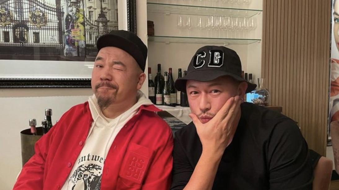 陈键锋|陈键锋赴英国与黄伟文叙旧，喝得满脸通红很尽兴，留胡渣尽显成熟