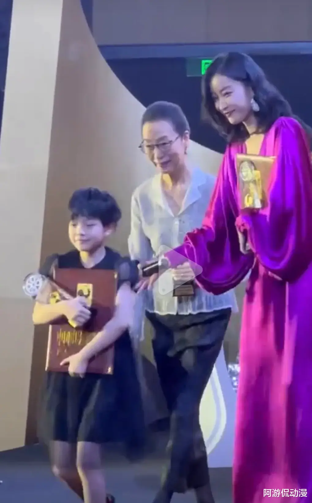 金鸡奖|这才是金鸡奖最打动人心的一幕!