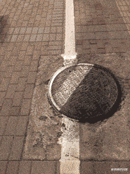 发型|“毕业照老师坐的这个位置，发型浑然天成啊！”笑岔气了！