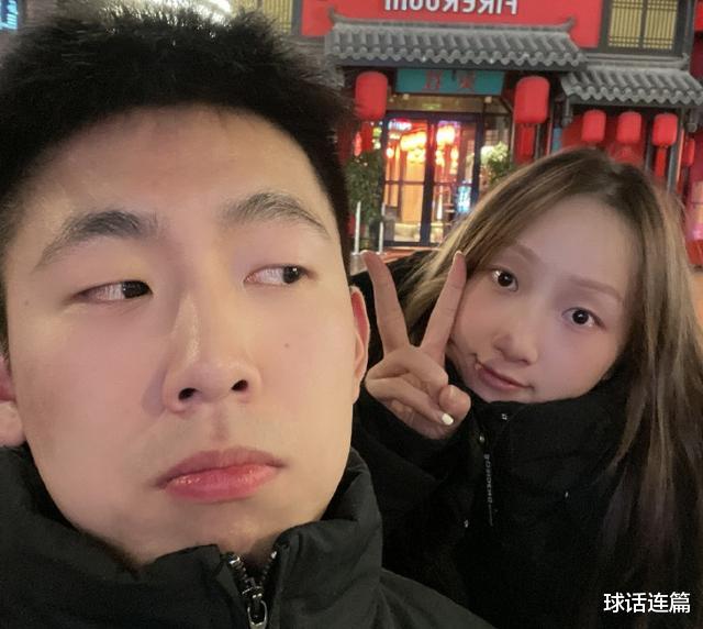 女排联赛|恭喜！女排联赛最佳主攻正式公开恋情，男友比她小3岁英俊帅气