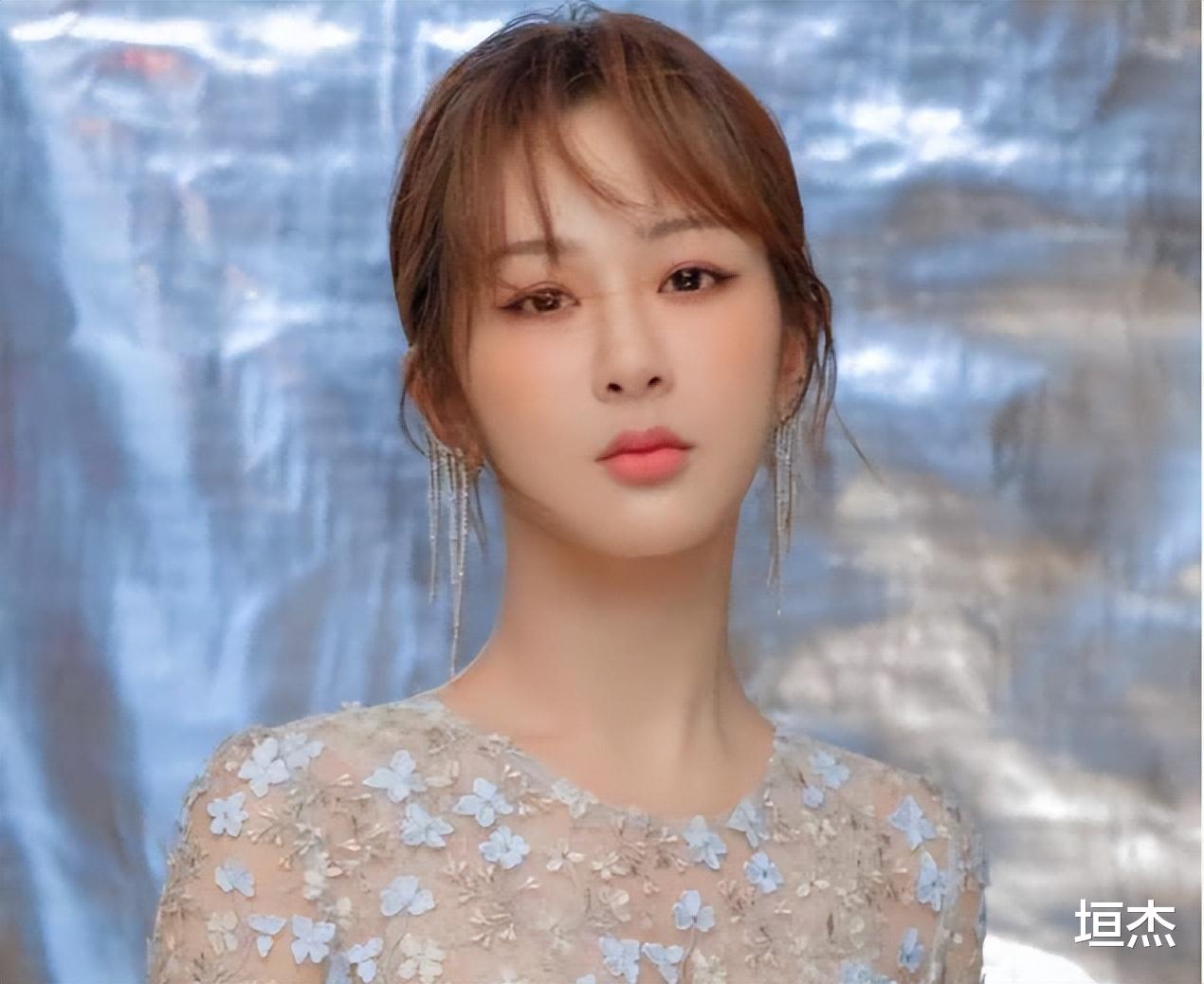 生图|痘痘脸、赘肉、五五分！生图里的“女神”明星，都因“照骗”翻车