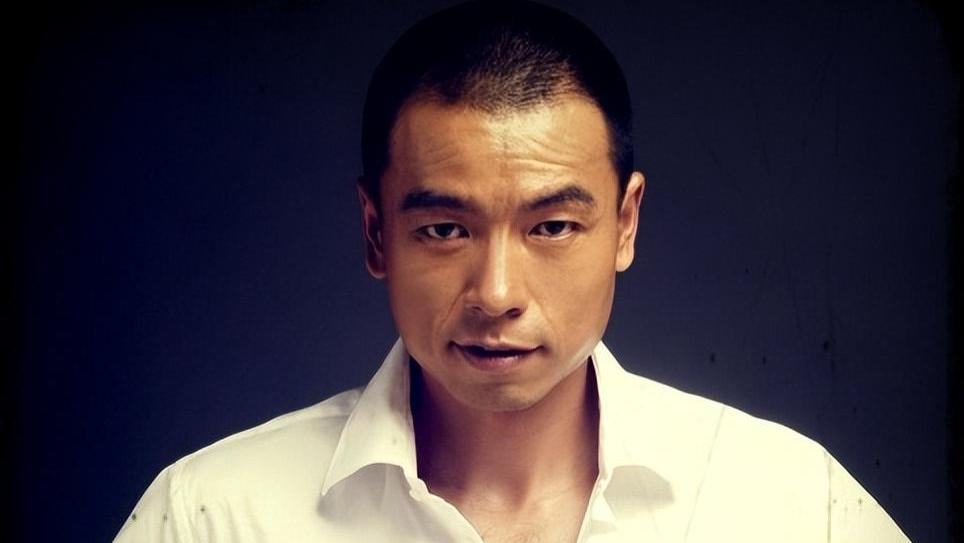 Angelababy|王挺：为父母离异落泪，帮爸爸还掉，千万巨债后，40岁才与家人和解