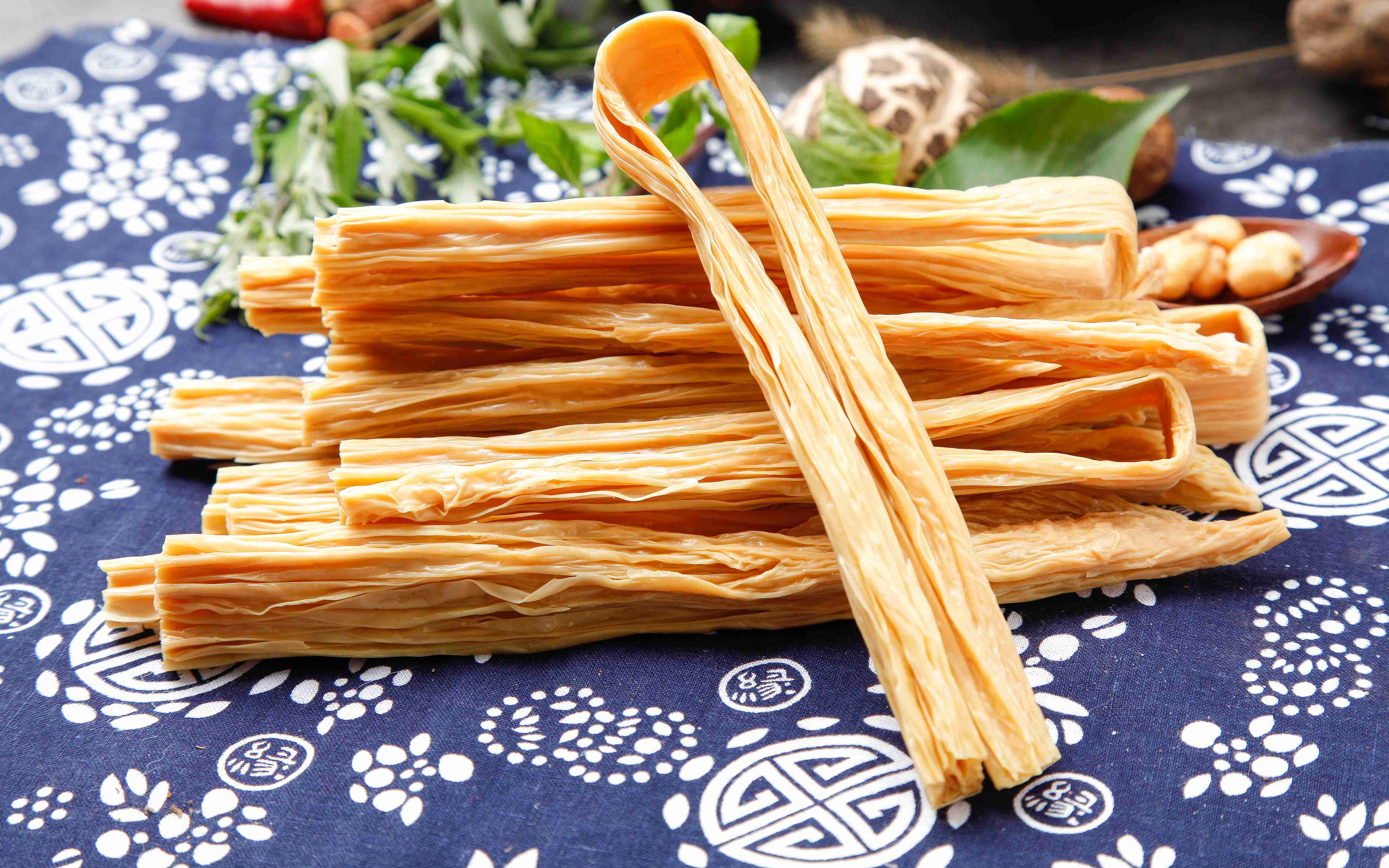 肾结石|肾结石患者能吃花生吗?牢记这2两大饮食原则,以免加重病情