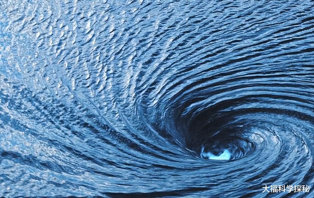 地球每年吞掉30亿吨海水，如果被抽干，会露出地心世界吗？