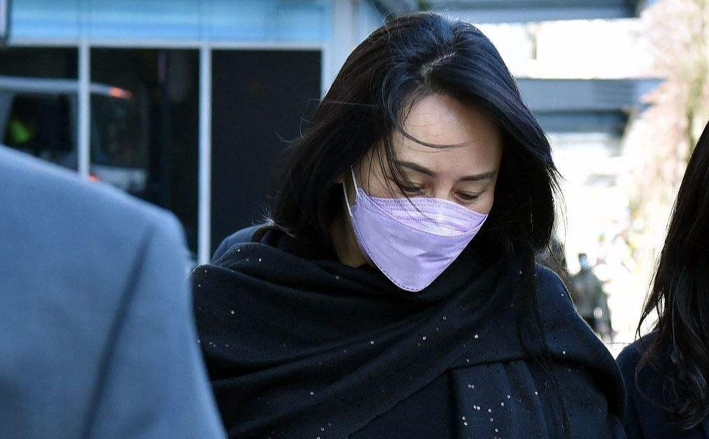 |孟晚舟完全看不出来50岁，颜值重回巅峰，如35岁一般的丽质迷人