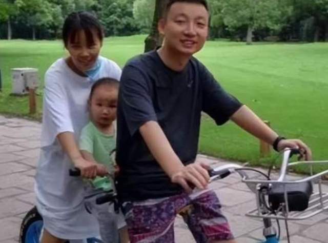 许敏|熊磊带公公婆婆逛夜市，小细节透露不愿花钱，老杜举动被嘲没素质