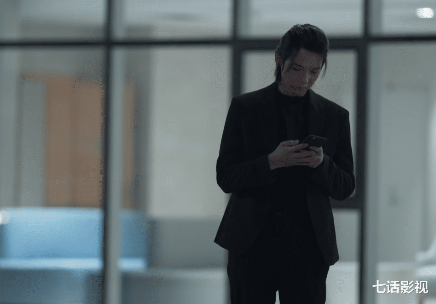 严国华|《罚罪》解谜,张秋峰是双面卧底?谁拿走了U盘?小唐是谁的人?