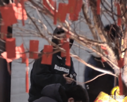 阚清子|阚清子和新男友秘密约会，主动登记酒店房间，男方身材魁梧像陈赫