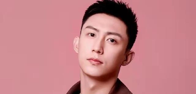 黄景瑜|黄景瑜飞行《王牌对王牌》,是多年来首次亮相节目,虽迟但到