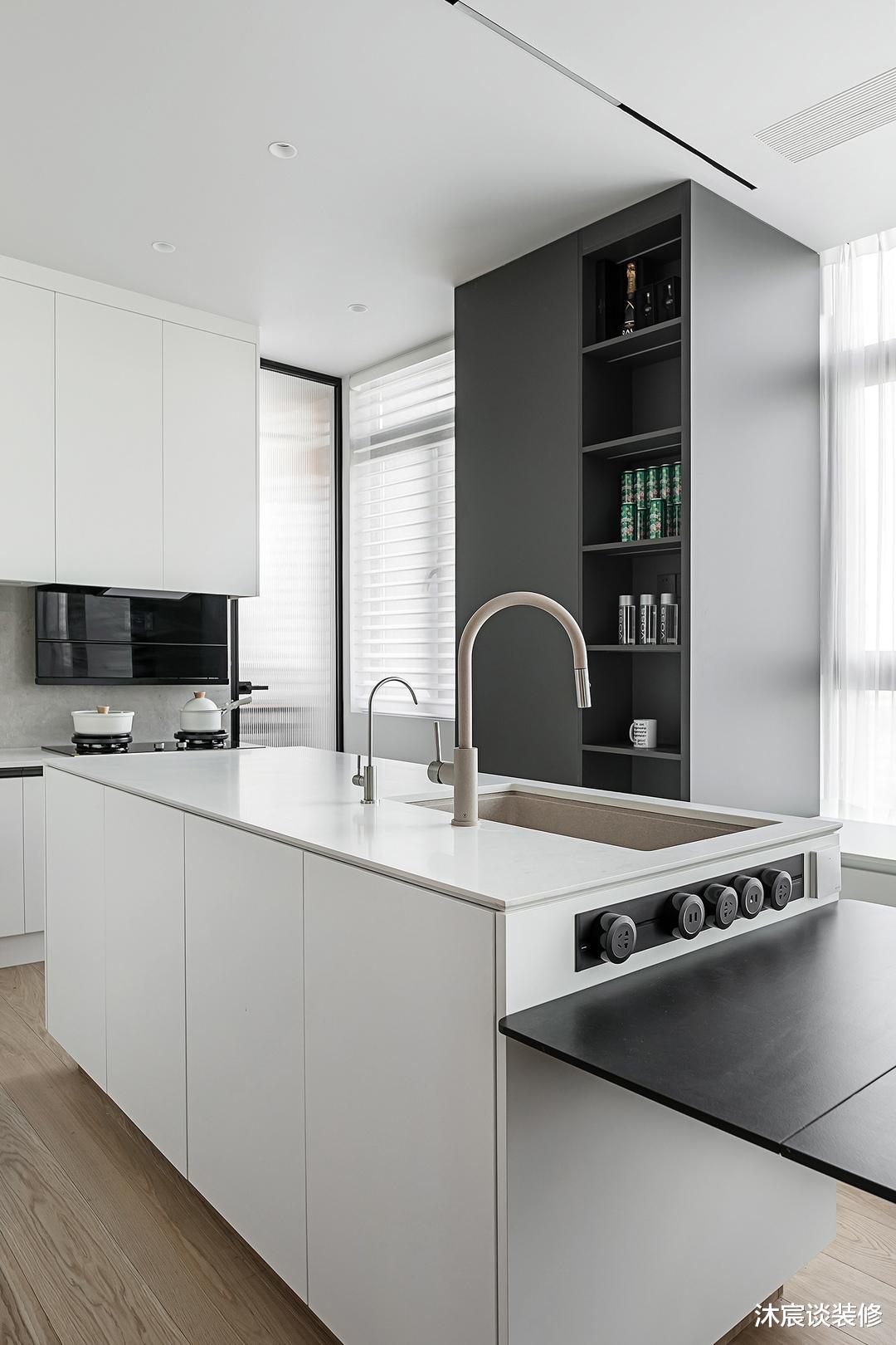 拆掉两间房当餐厅,不要客厅改亲子区,这套装修真是让我长见识了