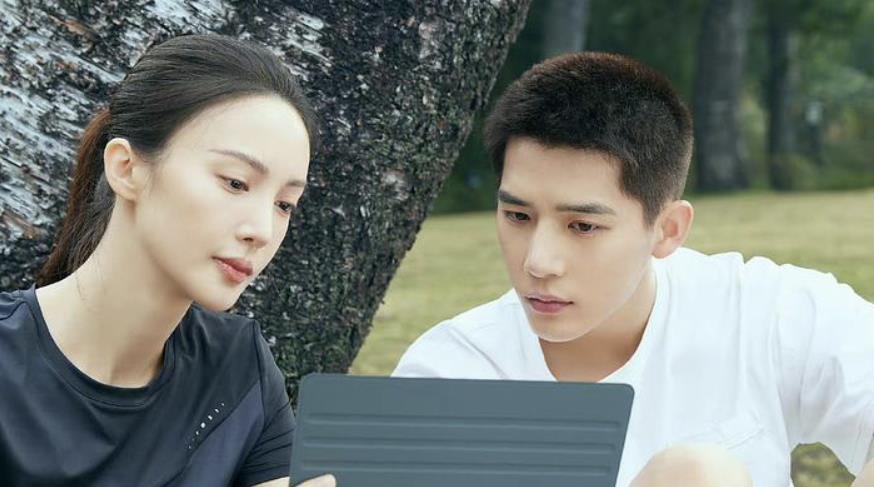 金晨|上线2小时,冲到榜单第一,金晨《炽道》凭啥这么生猛