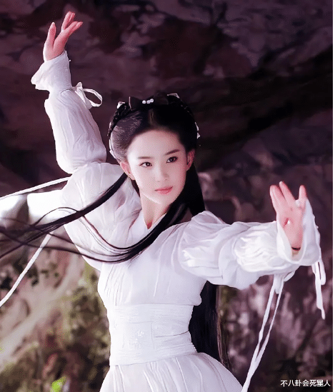 何晴|这年头的明星,连婚姻和性别都不是真的了