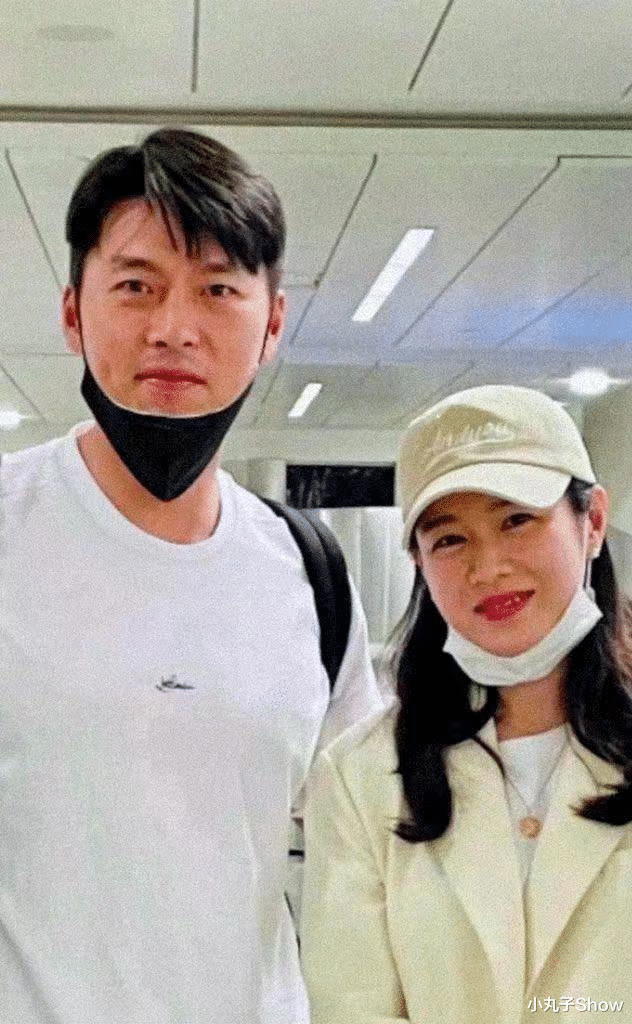 孙艺珍|牵手夫妻！玄彬孙艺珍蜜月合体照再曝光，男神对镜头一脸痴汉笑