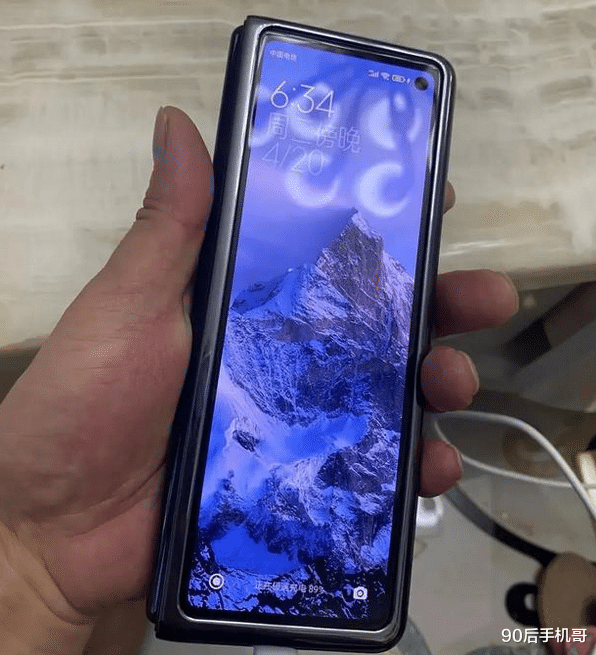 小米科技|MIX FOLD小米折叠屏手机上手简评，6000多价格高性价比有多丝滑？