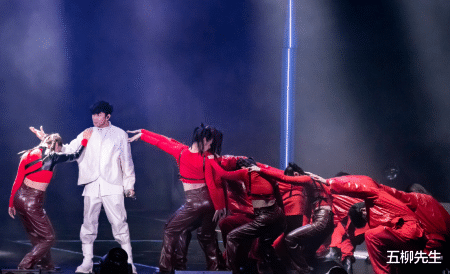演唱会|梦幻联动！周杰伦空降林俊杰台北演唱会，合唱《说好不哭》等歌曲