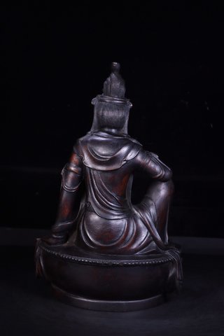 沉香木|旧藏：老沉香木雕“自在观音”摆件。