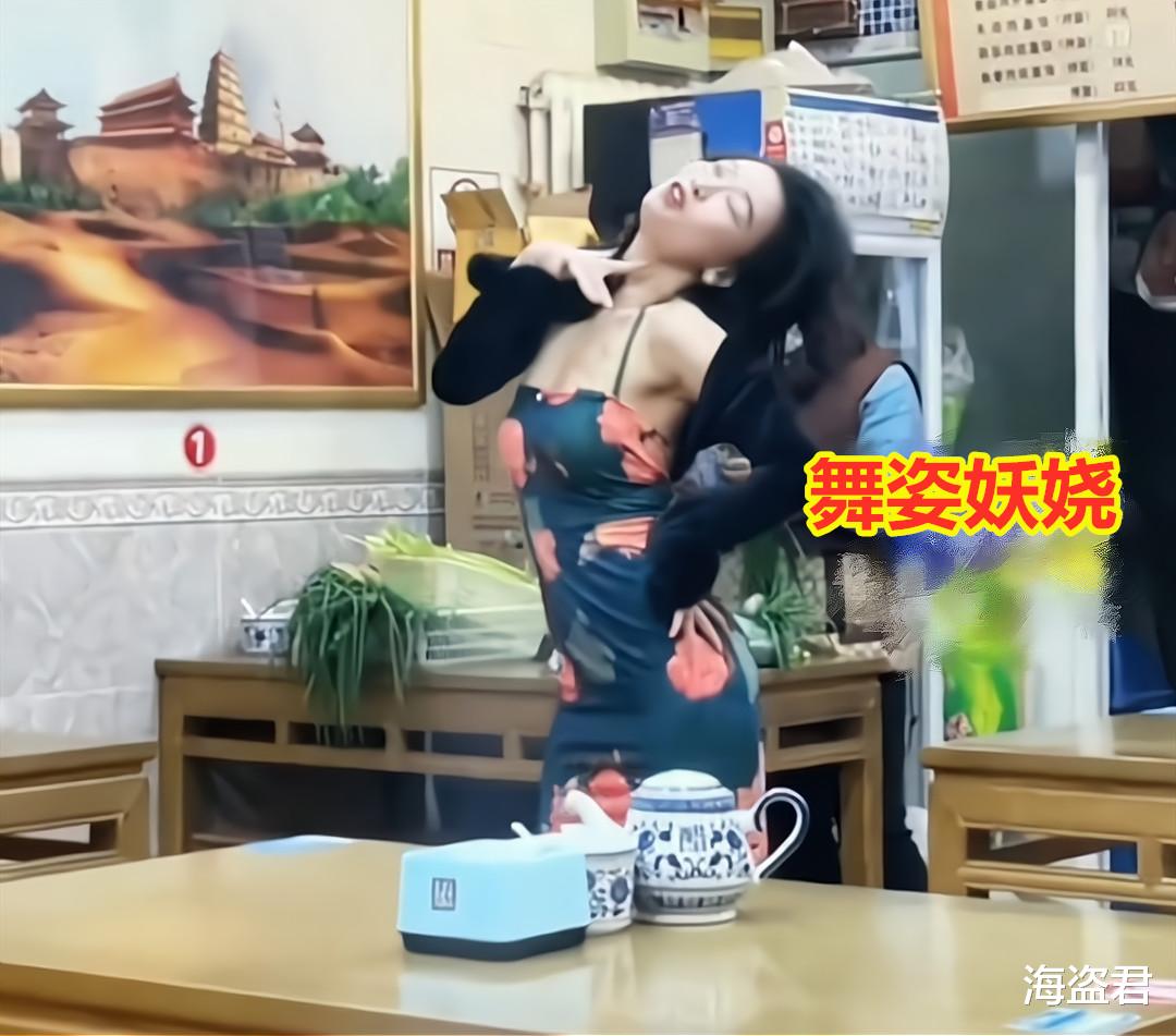 打工妹工作时心血来潮,穿着清凉开始热舞,老板娘偷瞄后厨的反应