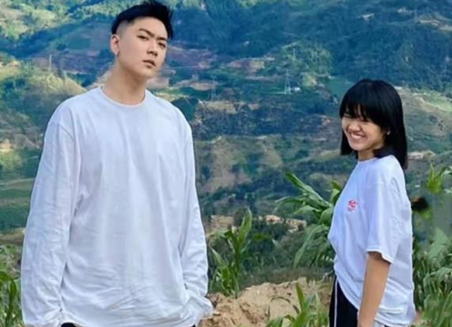 崔晋|崔晋骂李勒优“死哏”，她用2个字让崔晋闭嘴，网友：胆子大了