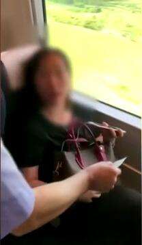 湖南衡阳,一男子多次发红包给女网友,让女网友给其送饭餐