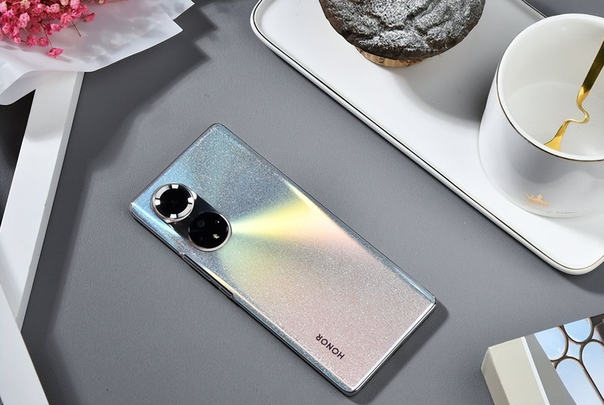 折叠屏|好评率高达95%的荣耀手机,100W快充+256GB,仅售2219元