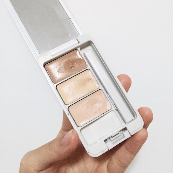 护肤品 保姆级新手遮瑕教程:黑眼圈泪沟手动去除万能公式!