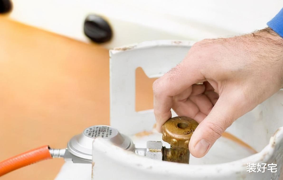 使用燃气的朋友，趁早改掉这5个坏习惯，个个“危险重重”