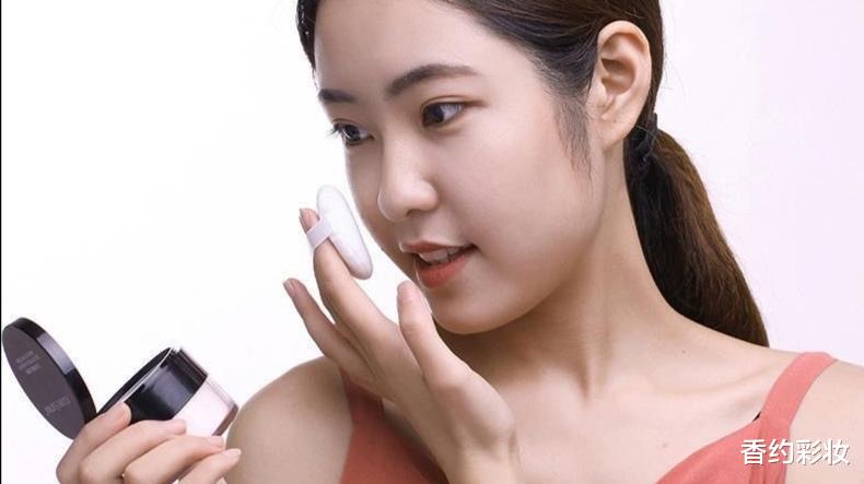 朱之文 每次补完妆，感觉皮肤透不过气，怎样补妆才不会越补越厚呢？