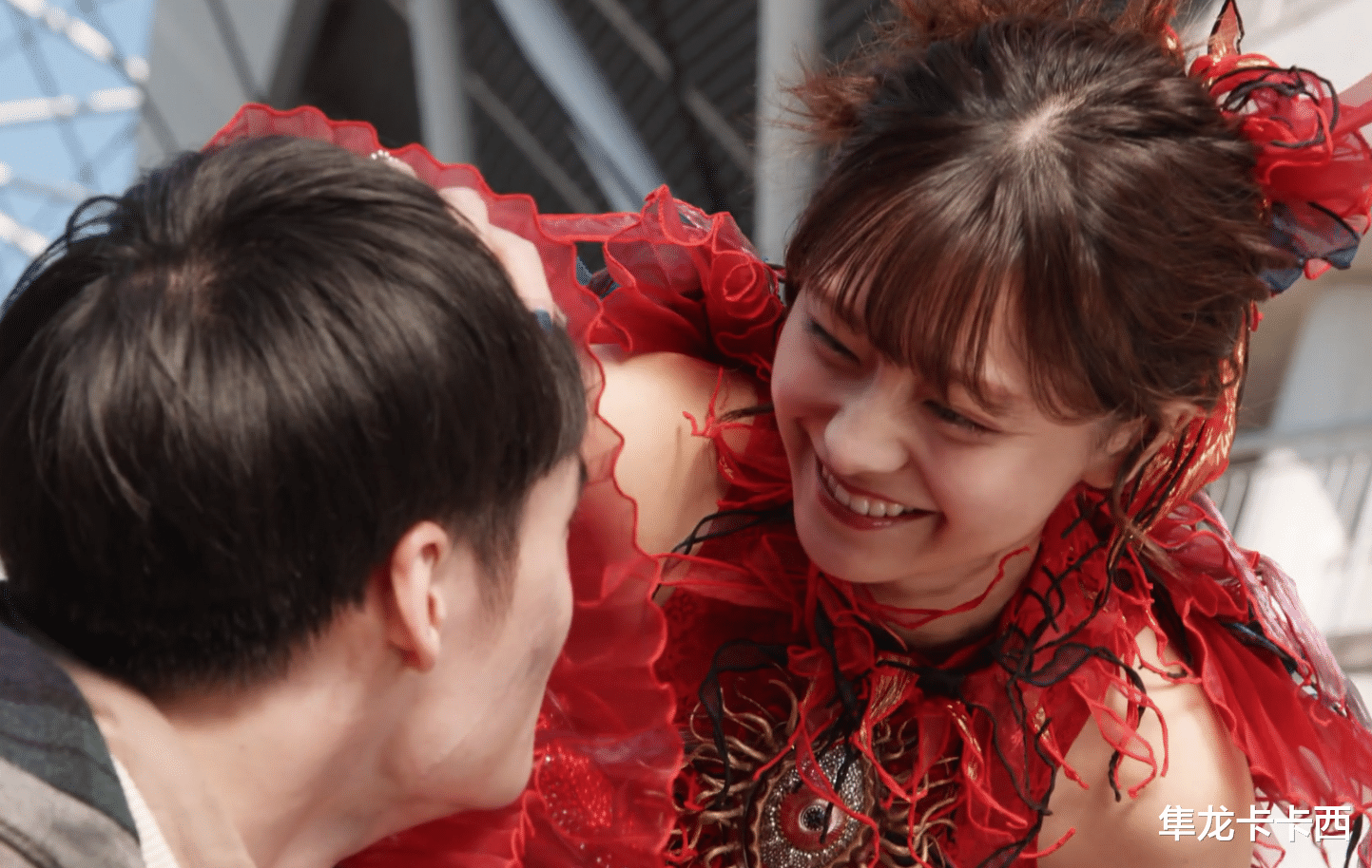 特使|假面骑士revice暖心时刻 弗里欧洗白变回人类 阿基蕾拉再次圈粉