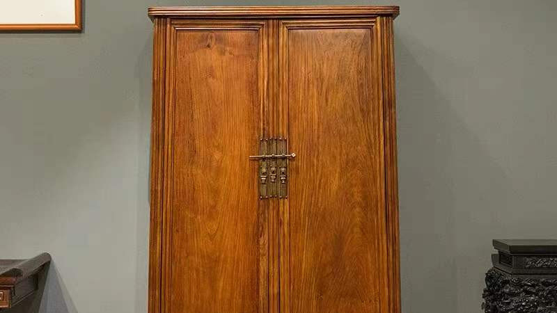 清早期黄花梨瓜棱腿圆角柜明式家具