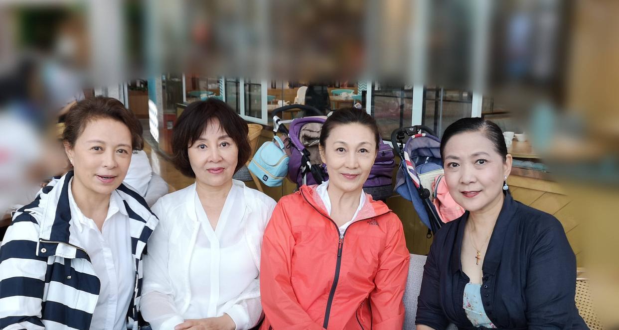 沈丹萍|沈丹萍把“离婚”挂在嘴边，脾气暴躁，却被外籍老公当“女儿”宠