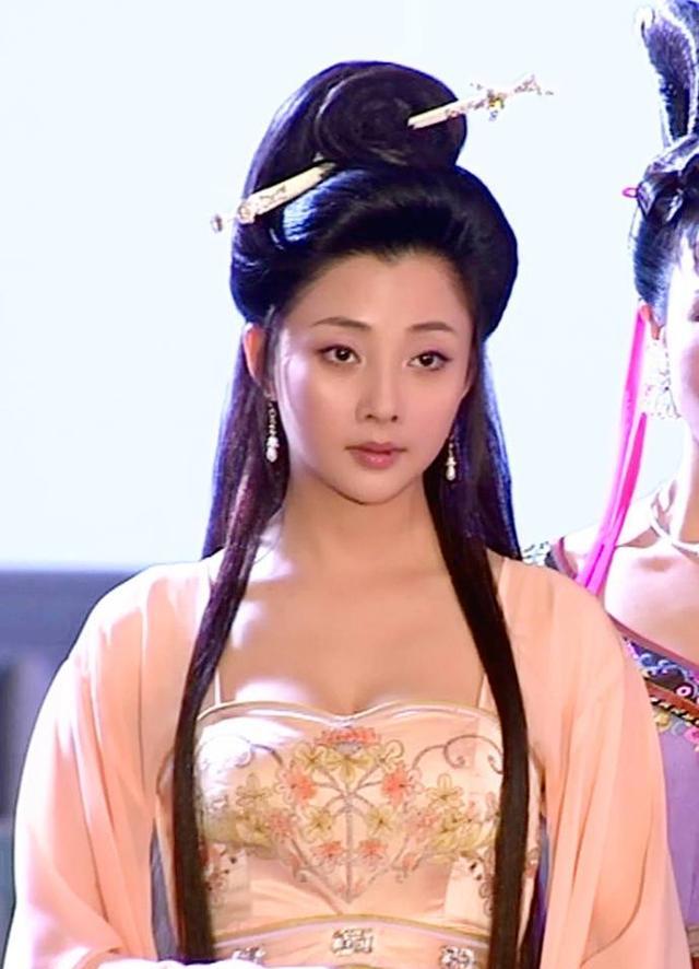 殷桃|朱珠的臀,殷桃的背,舒淇的嘴,她浑身上下写满了性感!