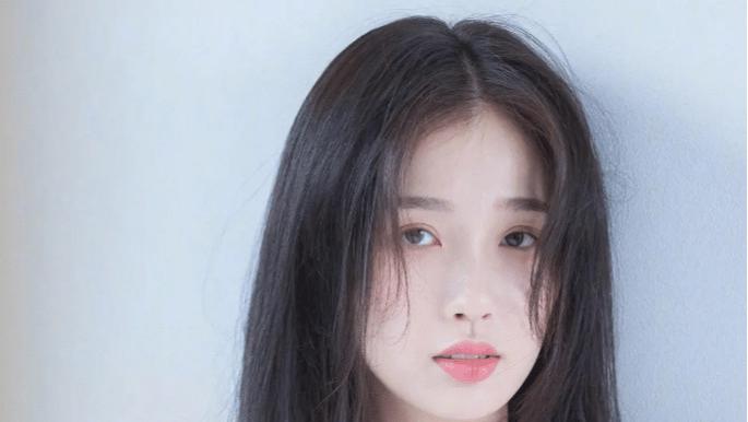 撞脸|女星“跨性别”撞脸！赵露思被称女版张大大，热巴撞脸全球巨星