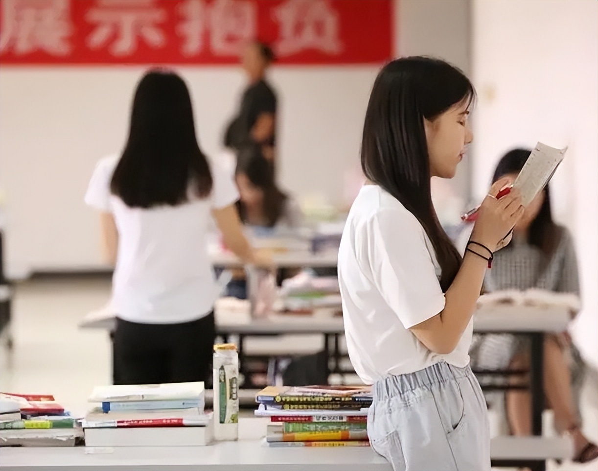 招聘|“社会不需要文科生”，文科生求职被拒，高考学文还有必要吗？