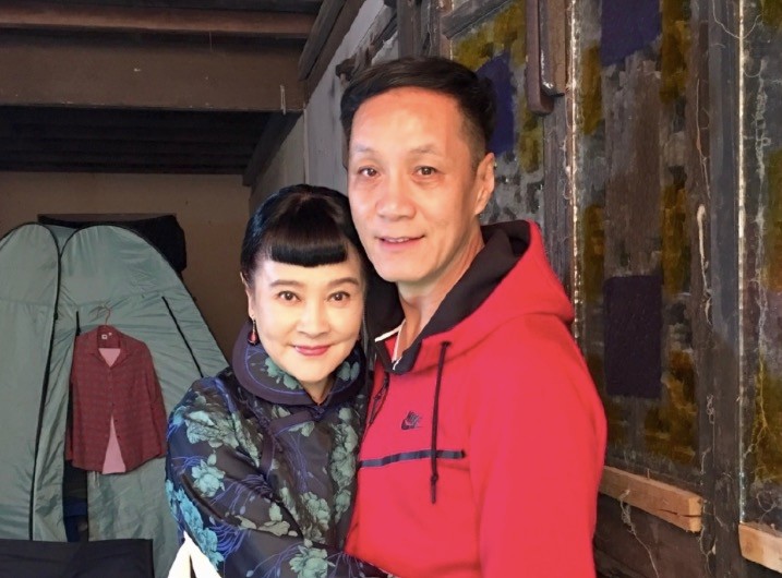 冯远征|冯远征：娶大8岁梁丹妮，婚后宠妻28年，如今年过半百满是遗憾