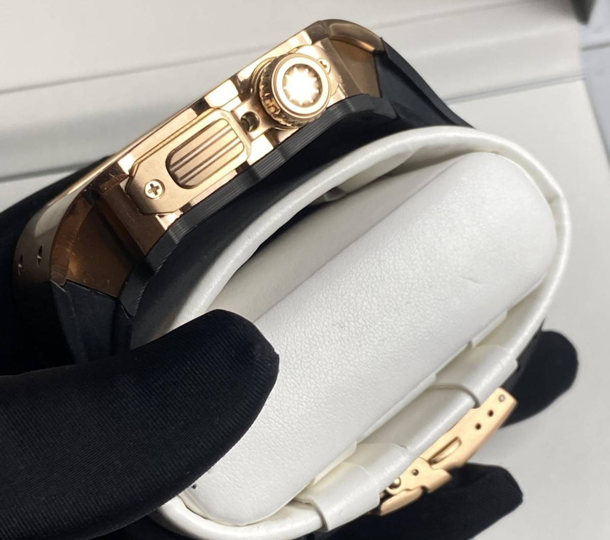 苹果汽车|Apple Watch S7，经典原版和独一无二的定制款PK，你会怎样选择呢？