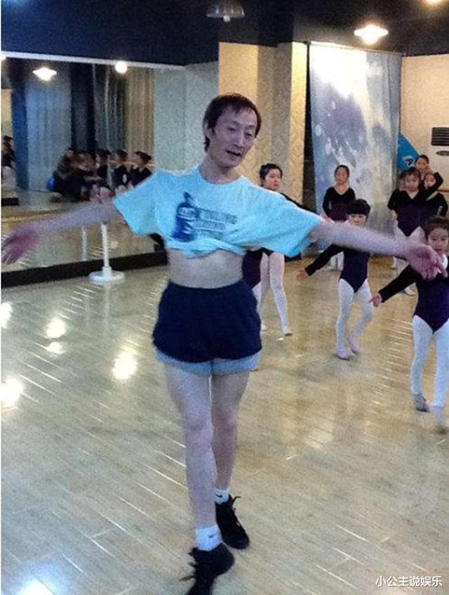 许晴|男版“杨丽萍”：只会跳舞不会自理，无儿无妻全靠学生家长照顾