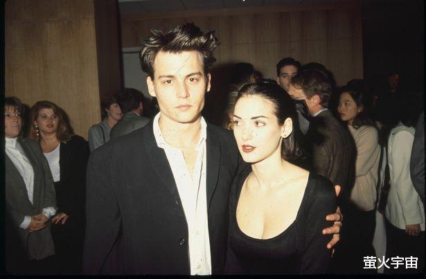 约翰尼·德普|“海盗船长”德普的38岁律师女友曝光,尚未与丈夫离婚,带俩娃