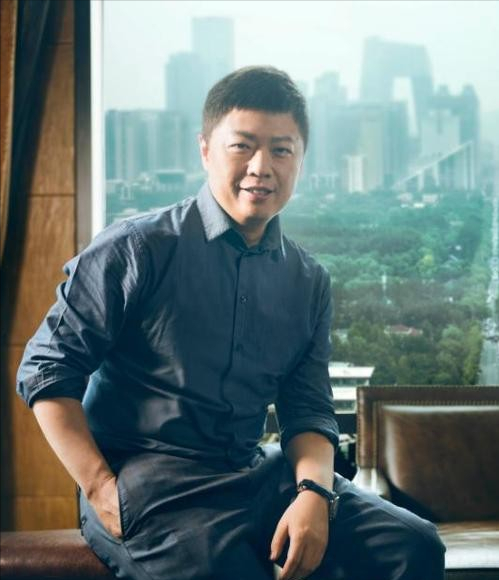 童瑶|“资本大鳄”王冉表示：51岁娶小17岁童瑶，余生要为娇妻遮风挡雨