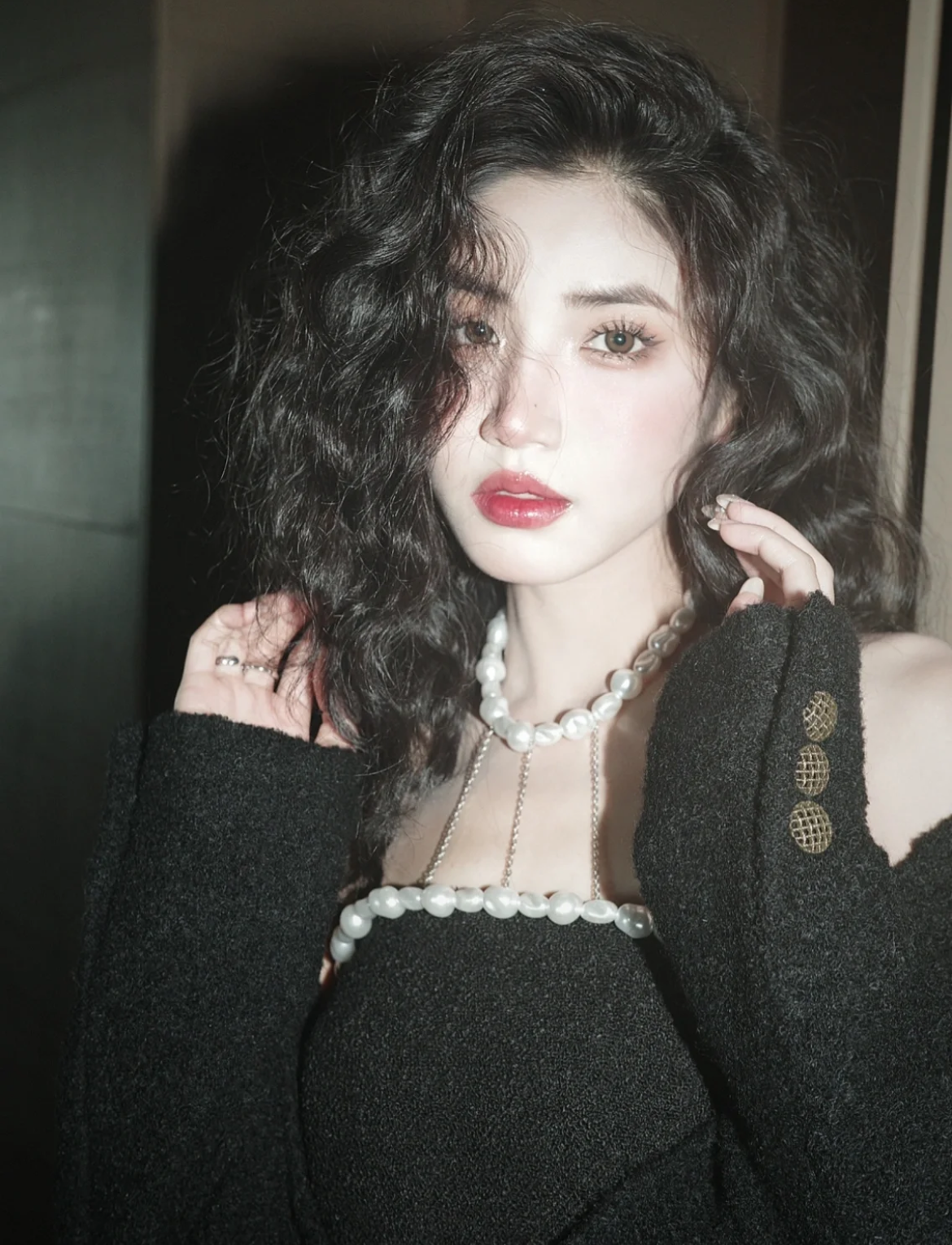 复古 直发真过时了？今年女人都在烫“小姨卷”！复古时尚，关键显脸小