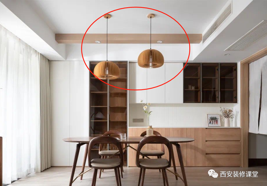 装修完了发现灯偏了，咋办？