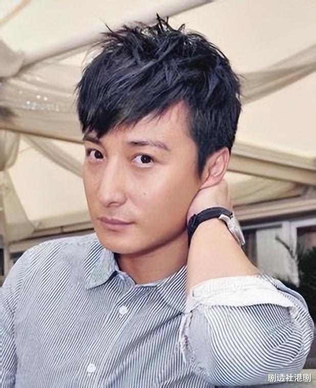 方力申|圈中笋盘！知名港星罕晒千尺豪宅，家中堆满藏品连厕所马桶旁也有