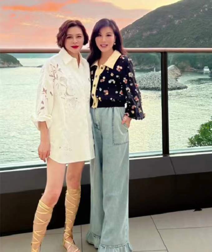 关之琳|关之琳晒庆生美照,60岁身材苗条似少女,单身独居上亿豪宅很惬意